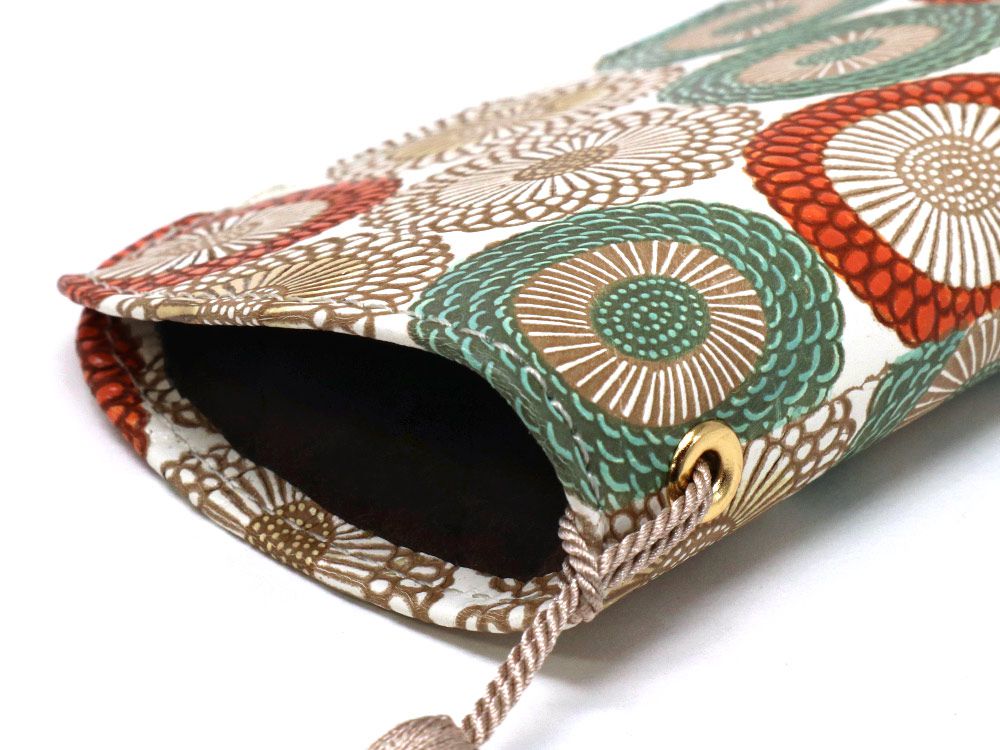Umbrella Chrysanthemums (Spring Grass) Eyeglasses Case