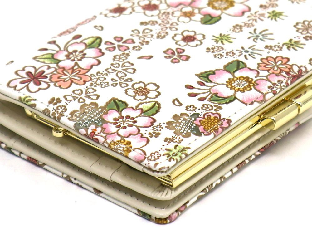 Dancing Cherry Blossoms GAMASATSU Square Billfold with Clasp