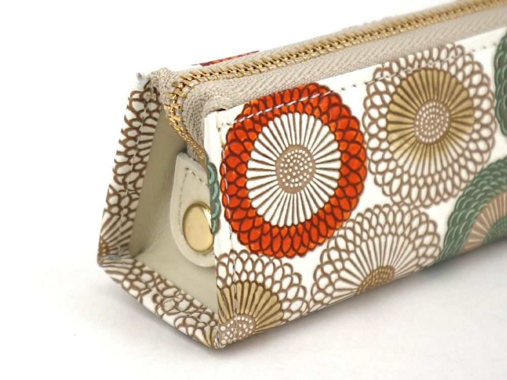 Umbrella Chrysanthemums (Spring Grass) Pen Case