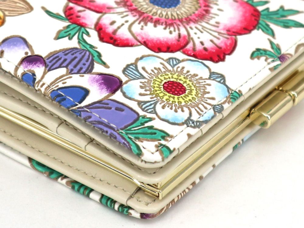 Anemone Square Billfold with Clasp