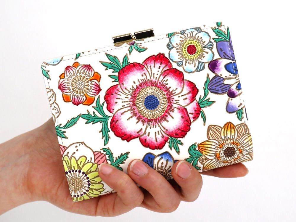 Anemone Square Billfold with Clasp