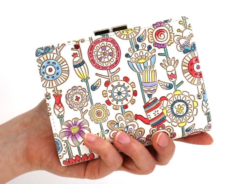 Garden Square Billfold with Clasp