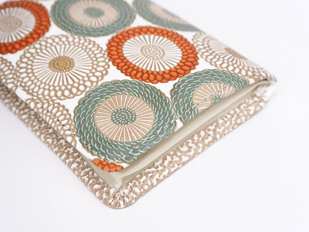Umbrella Chrysanthemums (Spring Grass) Square Coin Purse