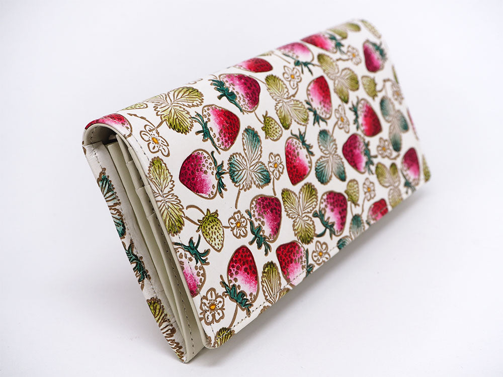 Strawberries Long Wallet