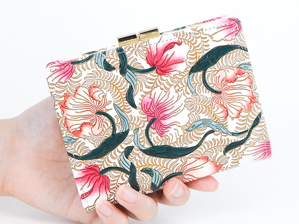 North Garden (Coral) GAMASATSU Square Billfold with Clasp