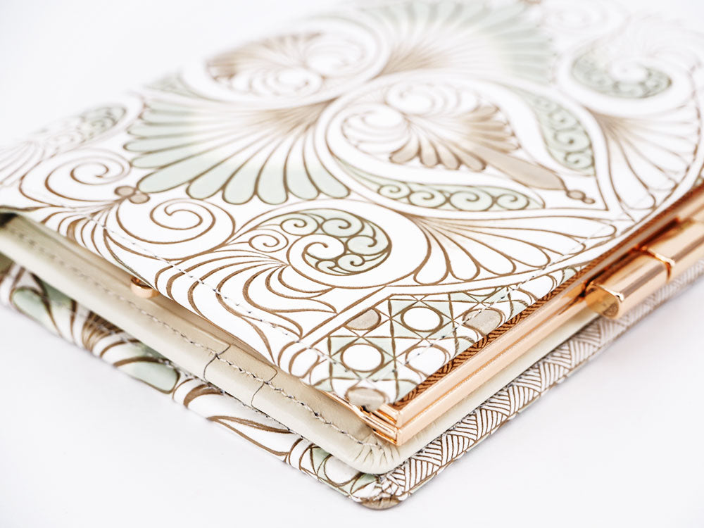 Rocaille (Khaki) GAMASATSU Square Billfold with Clasp