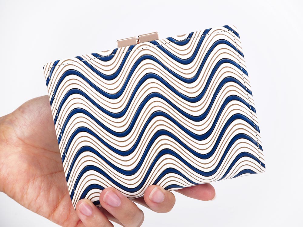 YOKONAMI Waves (Navy) GAMASATSU Square Billfold with Clasp