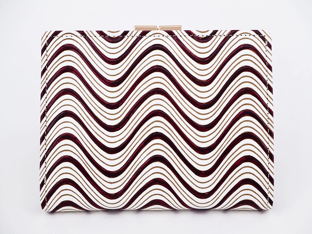 YOKONAMI Waves (Wine) GAMASATSU Square Billfold with Clasp
