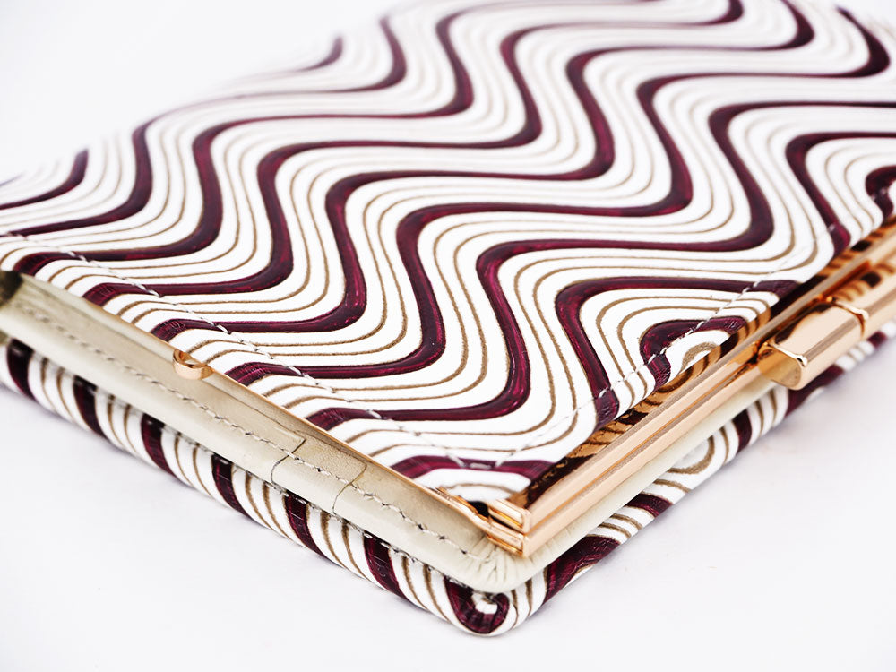 YOKONAMI Waves (Wine) GAMASATSU Square Billfold with Clasp
