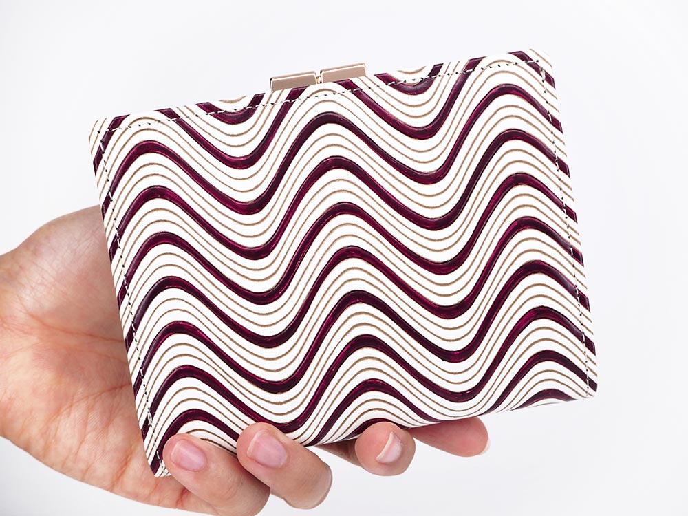 YOKONAMI Waves (Wine) GAMASATSU Square Billfold with Clasp