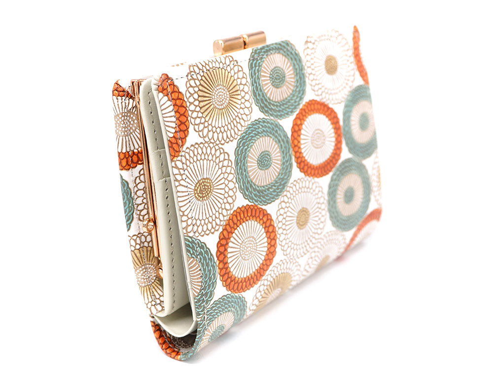 Umbrella Chrysanthemums (Spring Grass) GAMASATSU Square Billfold with Clasp
