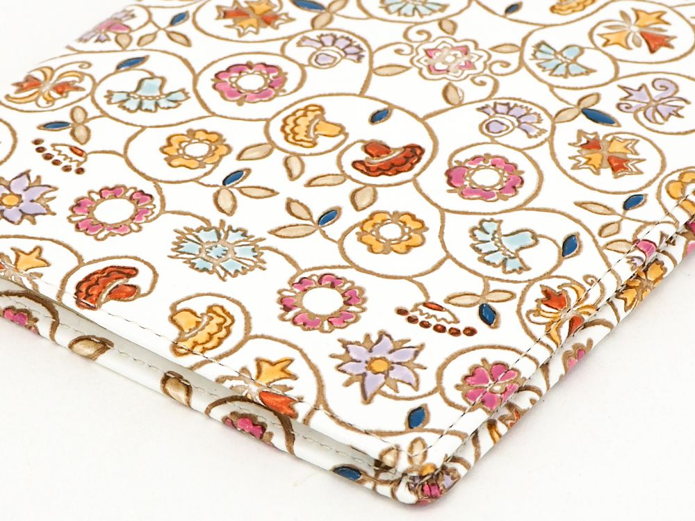 KINKARAKOBANA - Small Golden Flowers Passport Case