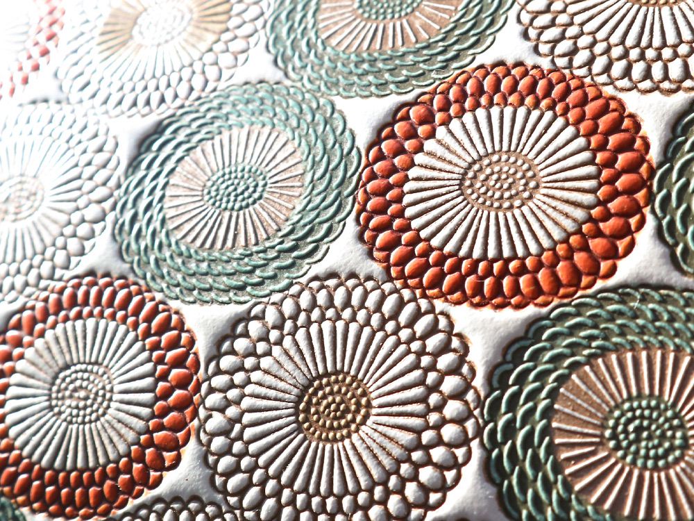 Umbrella Chrysanthemums (Spring Grass) Zippered Long Wallet