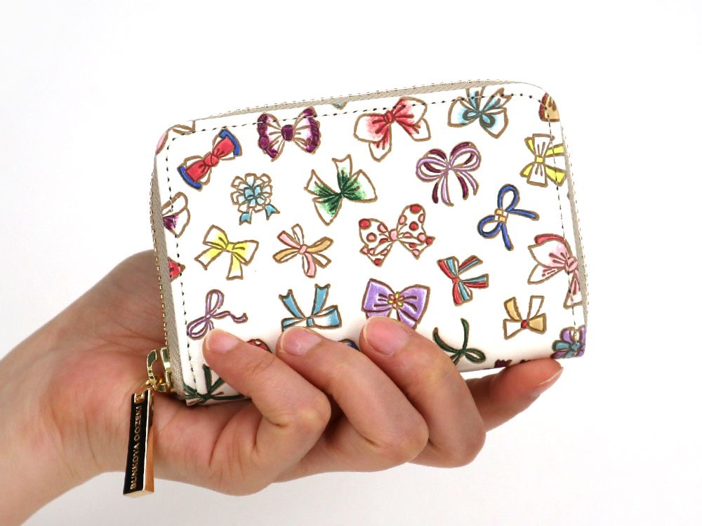 Tiny Ribbons Zippered Coin Purse