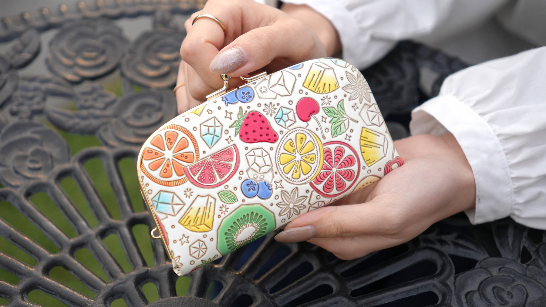 BUNKOKA OOZEKI | Hand-Painted Japanese Leather Goods Since 1927