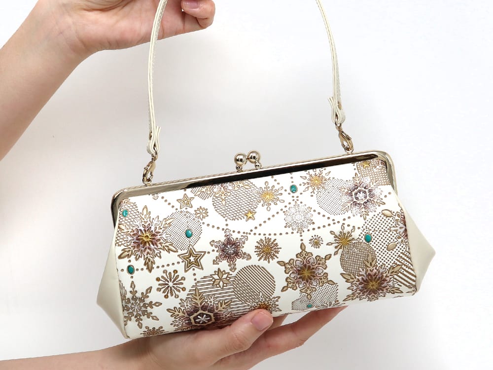 Snow Ornaments (Brown) GAMAGUCHI Clasp Clutch Purse