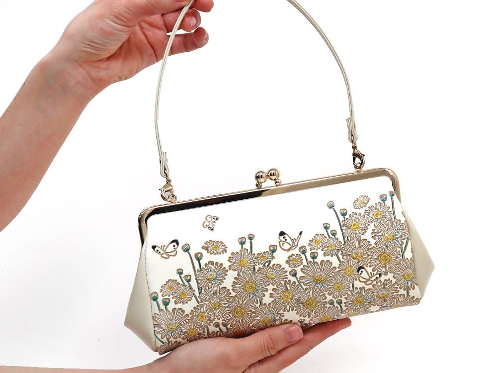 Marguerites GAMAGUCHI Clasp Clutch Purse