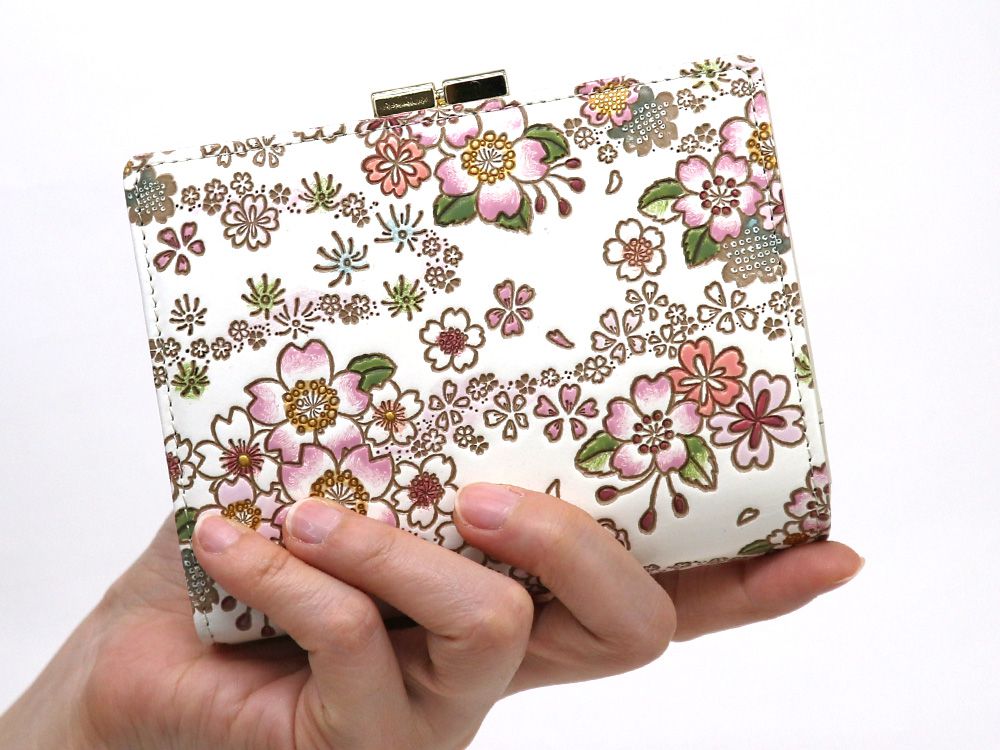 Dancing Cherry Blossoms GAMASATSU Square Billfold with Clasp