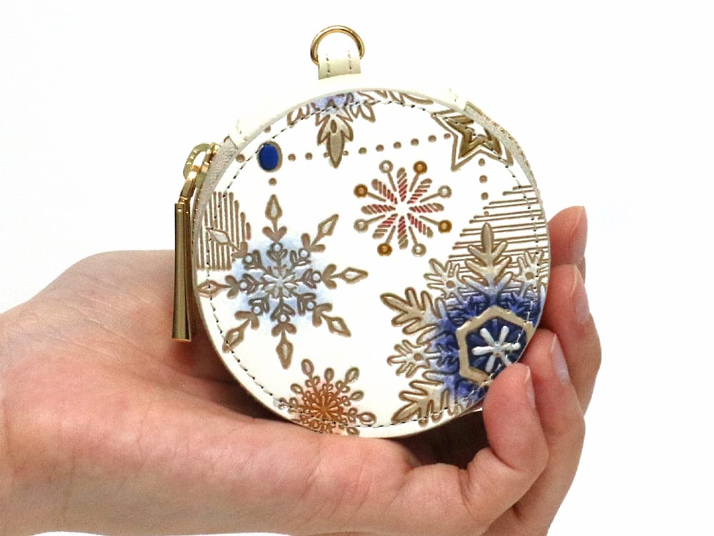 Snow Ornaments (Blue) Macaron Pouch