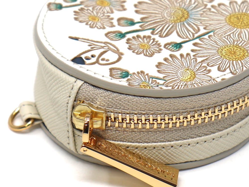 Marguerites Macaron Pouch