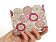 Umbrella Chrysanthemums (Peach Blossom) Zippered Bi-fold Wallet