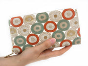 Umbrella Chrysanthemums (Spring Grass) Zippered Long Wallet