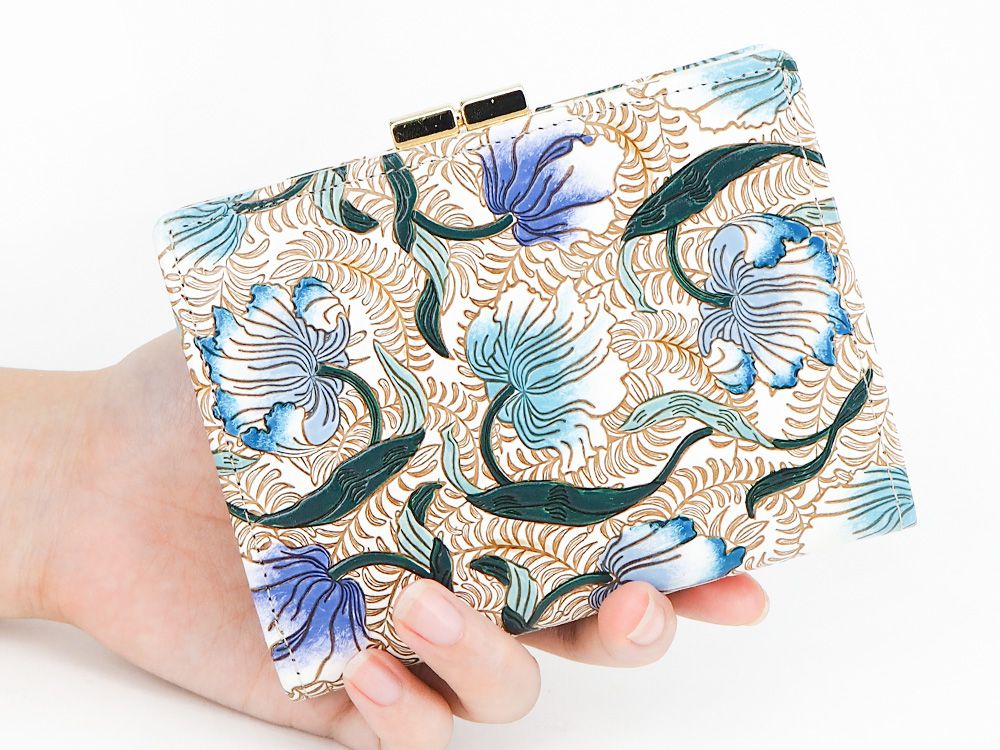 North Garden (Turquoise) GAMASATSU Square Billfold with Clasp